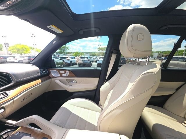 Used 2024 Gray Mercedes-Benz GLE 580 image 25