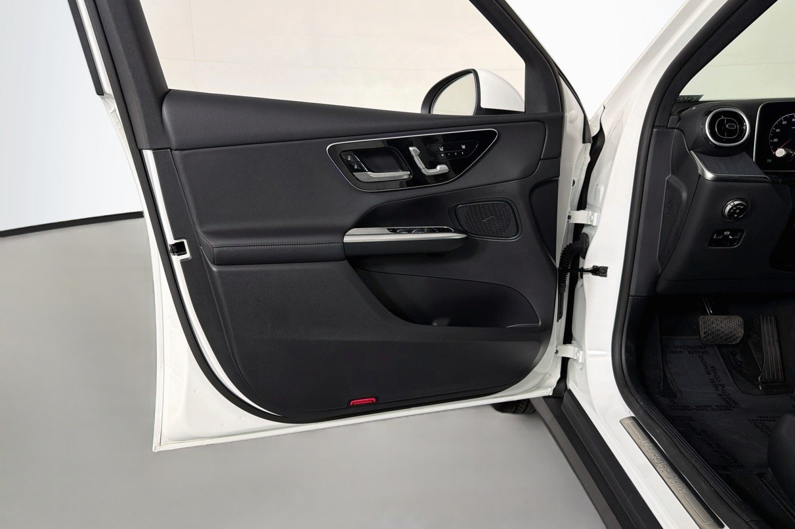 Certified Used 2025 Polar White Mercedes-Benz 350e image 21