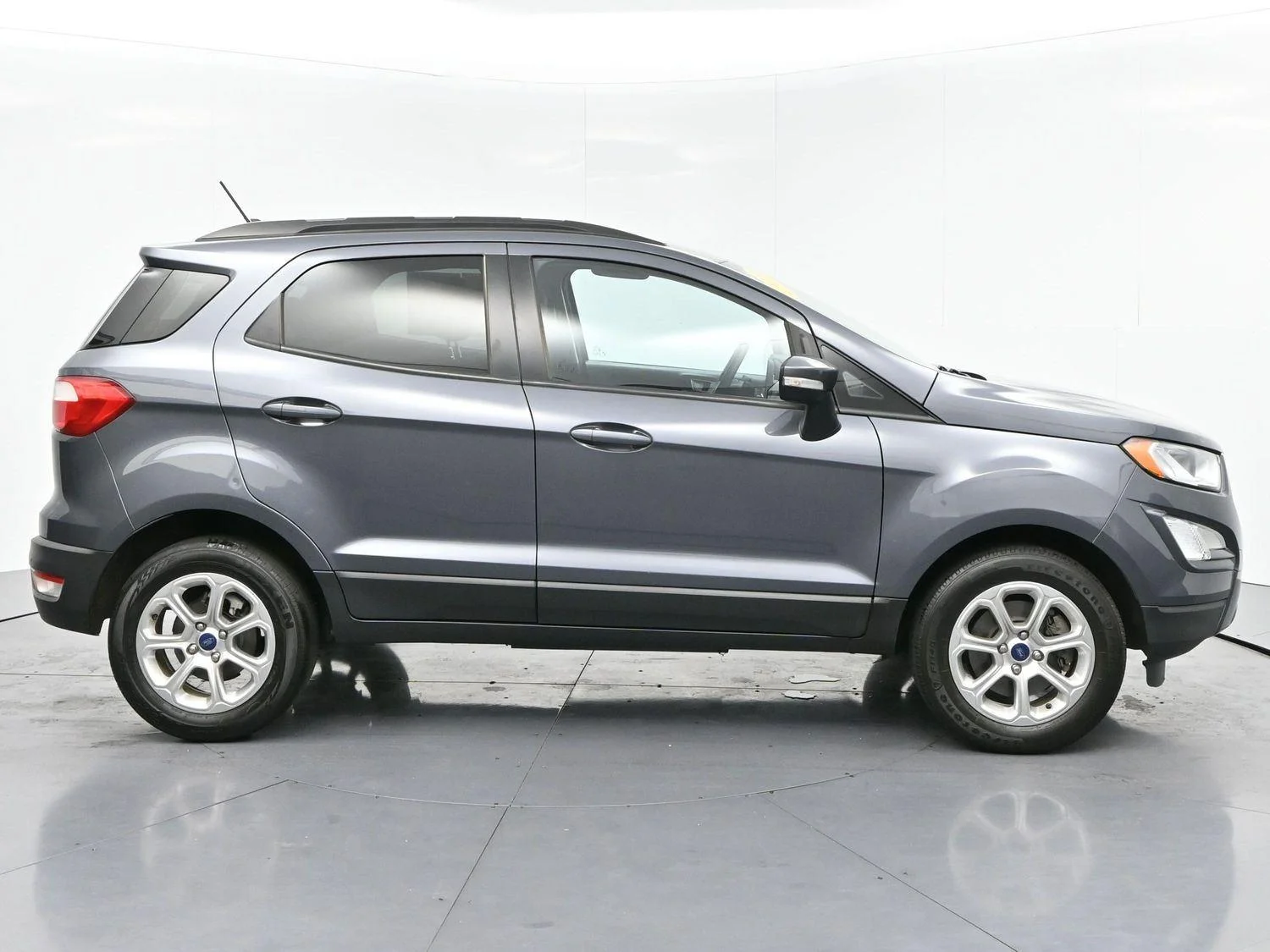 Used 2021 Smoke Ford SE image 8
