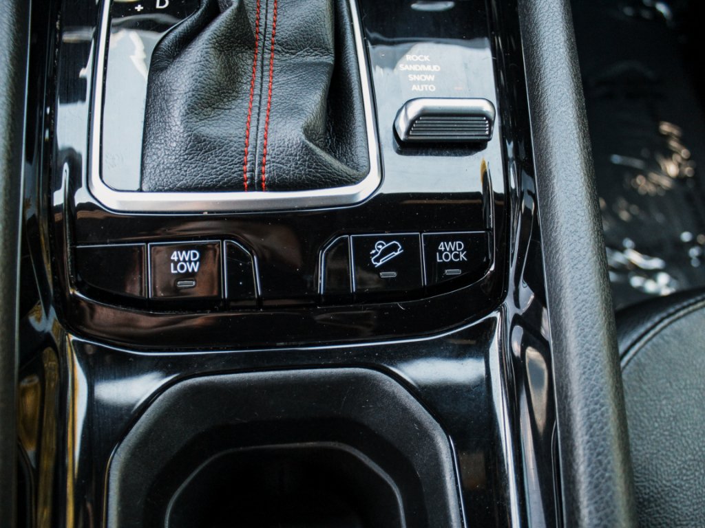 Used 2024  Jeep Trailhawk image 19
