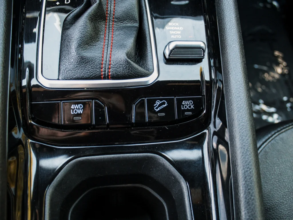 Used 2024  Jeep Trailhawk image 19