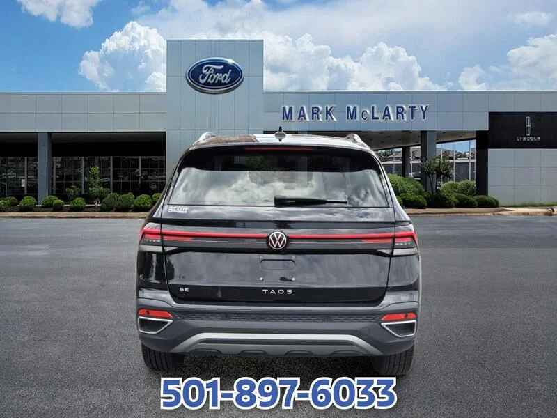 Used 2025 BLACK Volkswagen SE FWD image 4