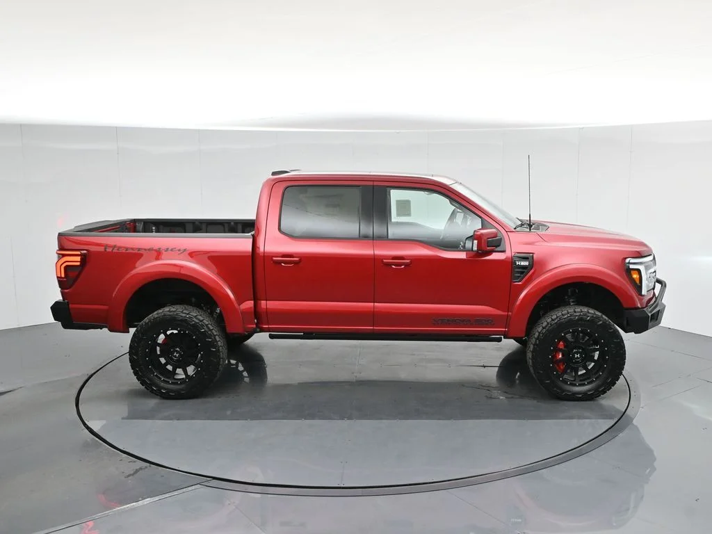 New 2025 Rapid Red Metallic Tinted Clearcoat Ford Lariat image 43