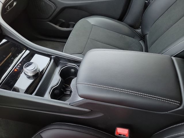 New 2026 Diamond Black Crystal Pearlcoat Jeep Altitude image 20