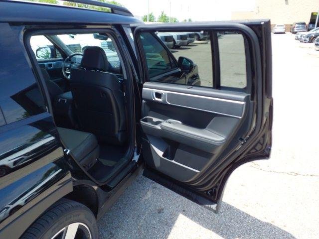 New 2026 Phantom Black Hyundai Limited image 32