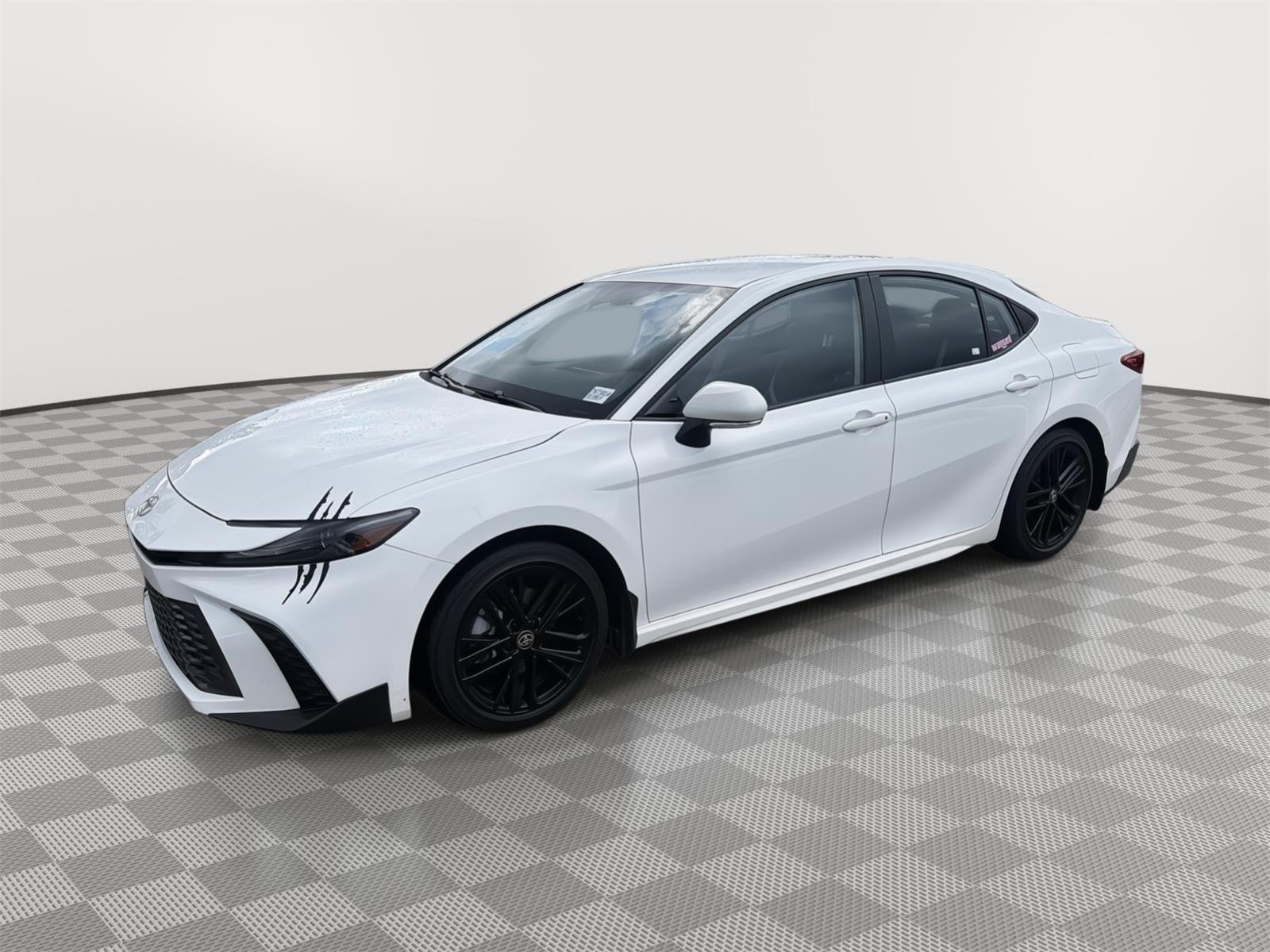 Used 2025 Ice Cap Toyota SE image 1