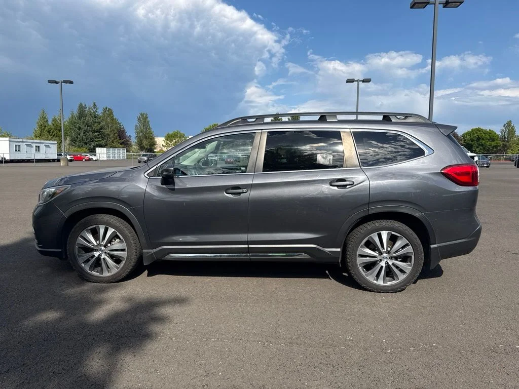 Used 2021 Magnetite Gray Metallic Subaru Limited image 4