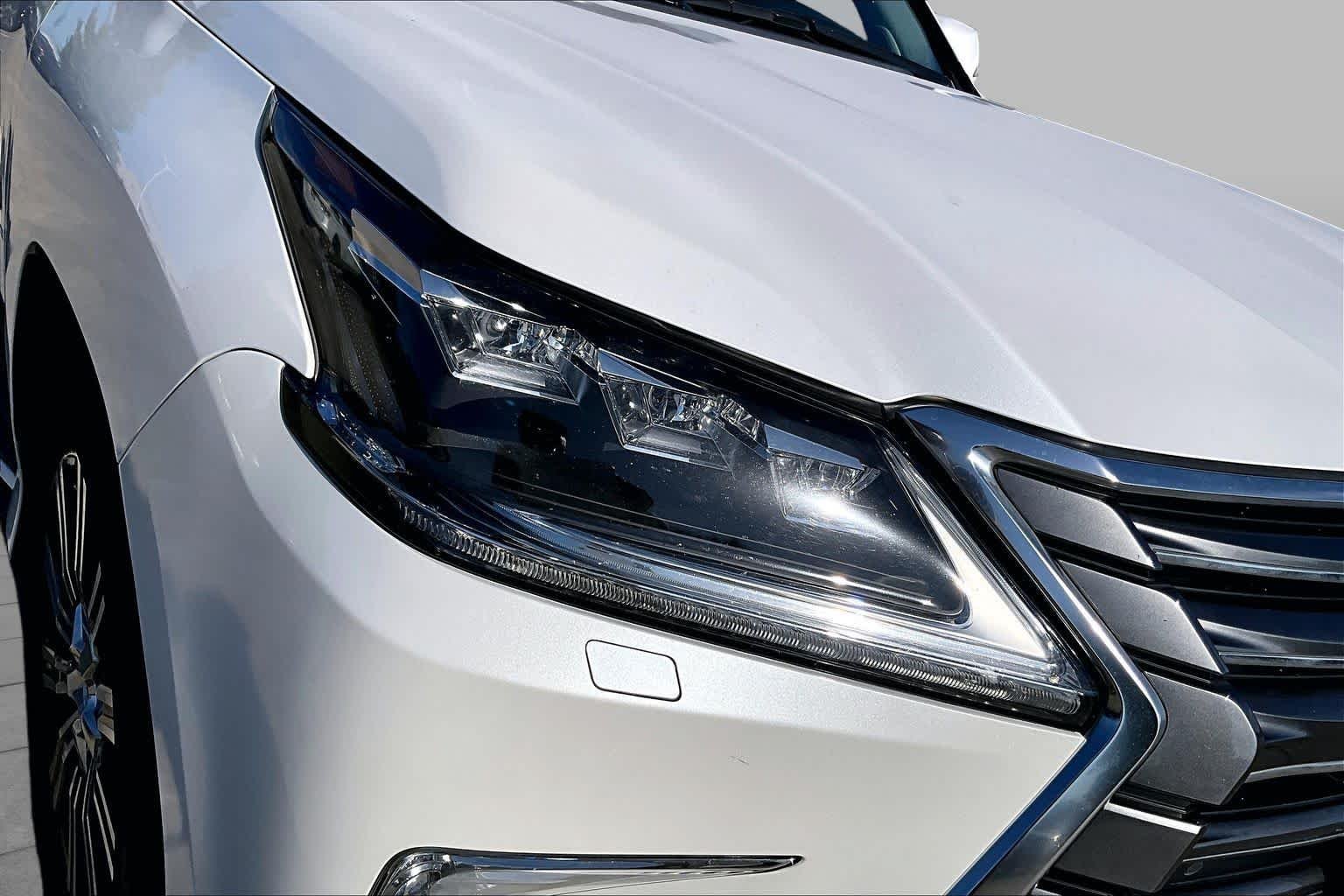 Used 2021 Eminent White Pearl Lexus  image 25