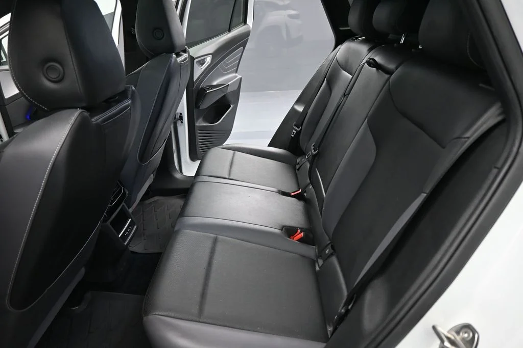 Used 2024 White Volkswagen S image 19