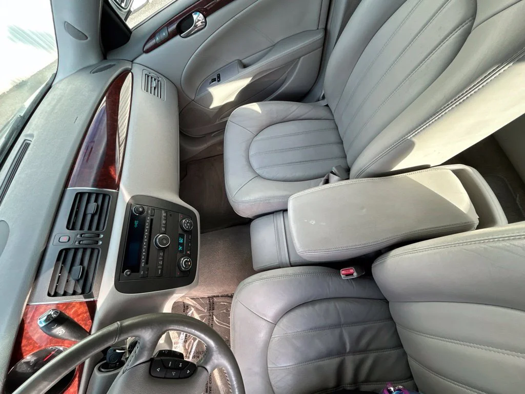 Used 2007 Silver Buick CXL image 15