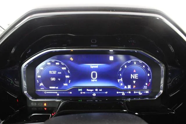 Used 2023 Summit White Chevrolet  image 27