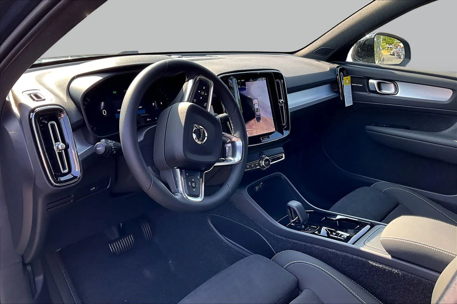 2026 Volvo XC40 Ultra Black Edition - Photo 9