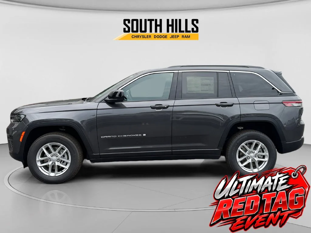 New 2026 Baltic Gray Metallic Clear-Coat Exterior Paint Jeep Laredo image 2