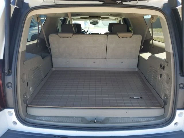 Used 2016 IRIDESCENT PEARL TRICOAT Chevrolet LTZ image 31