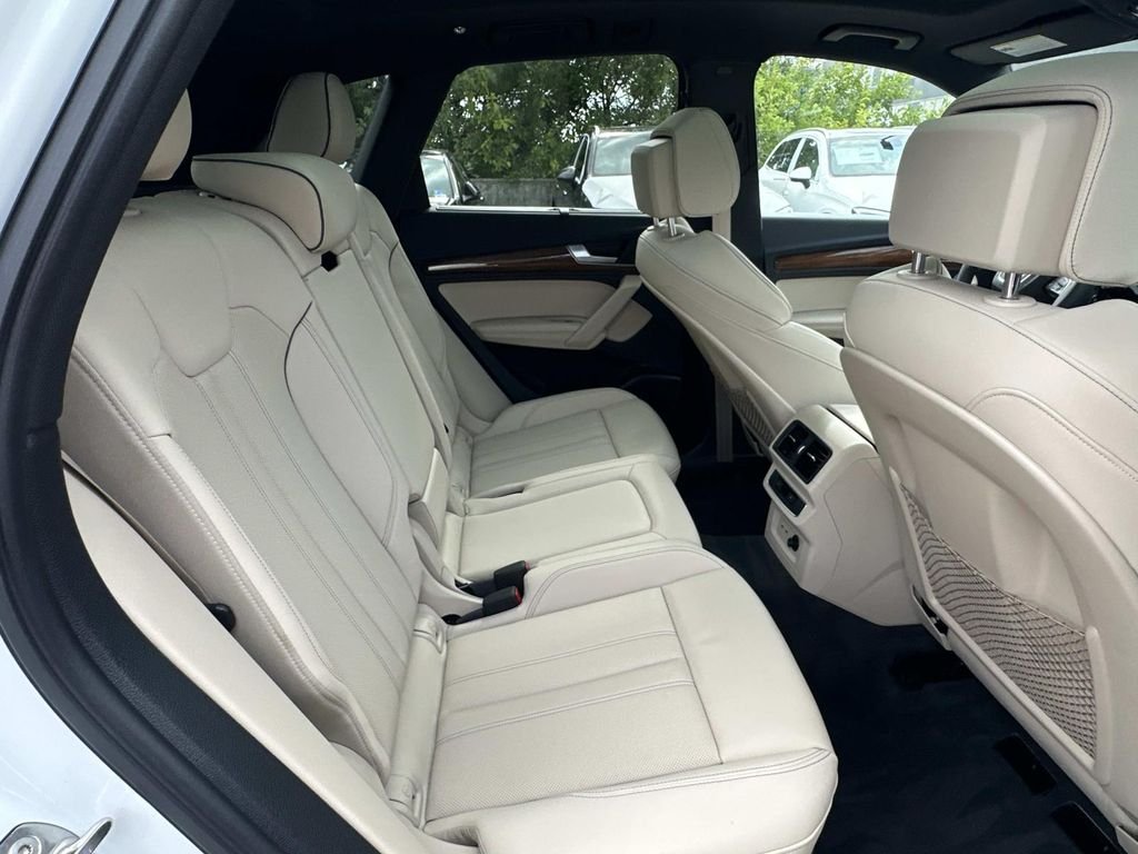 Used 2024 Glacier White Metallic Audi  image 12