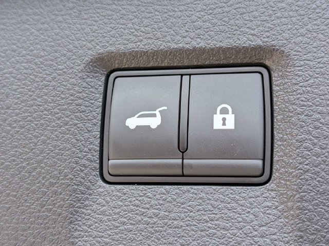 Used 2025 Silver INFINITI LUXE image 12