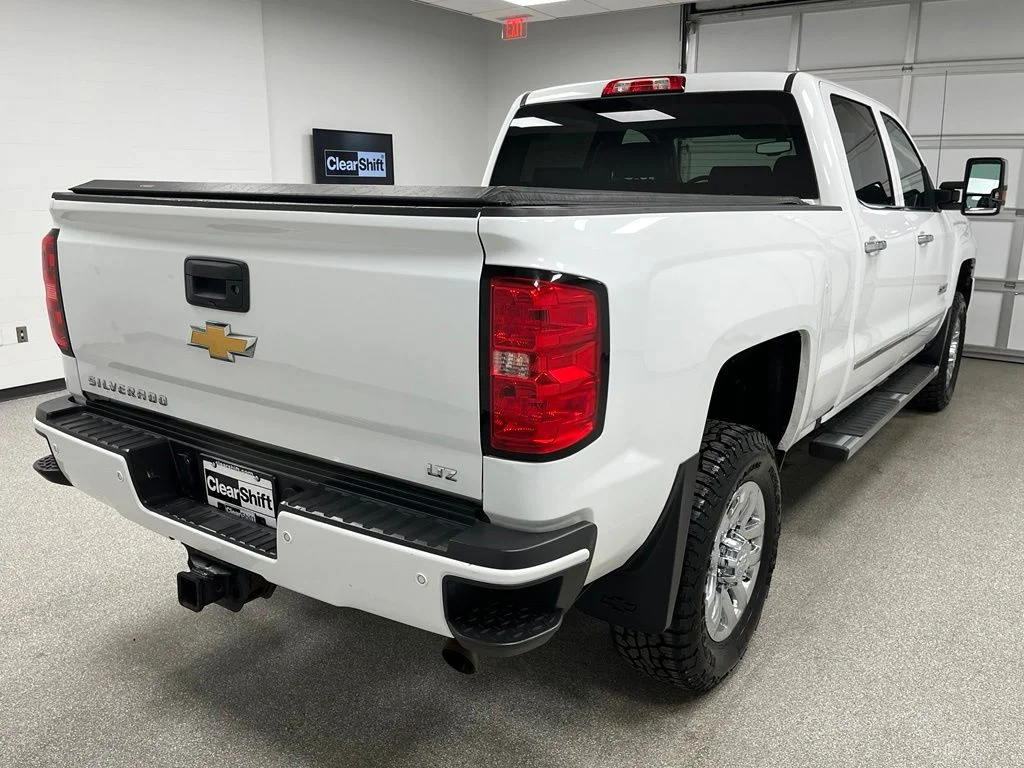 Used 2018 White Chevrolet LTZ image 10