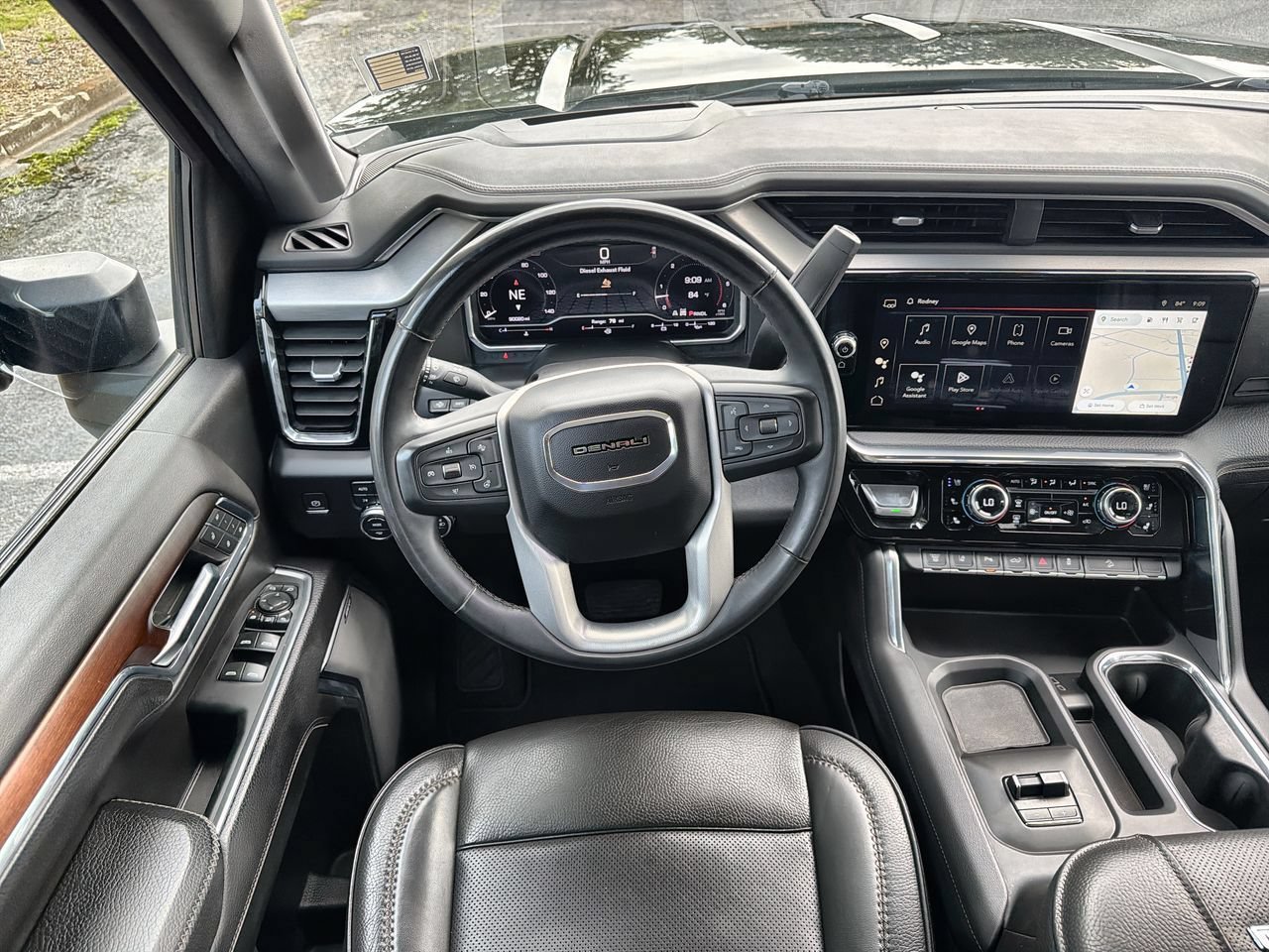 Used 2024 Onyx Black GMC Denali image 10