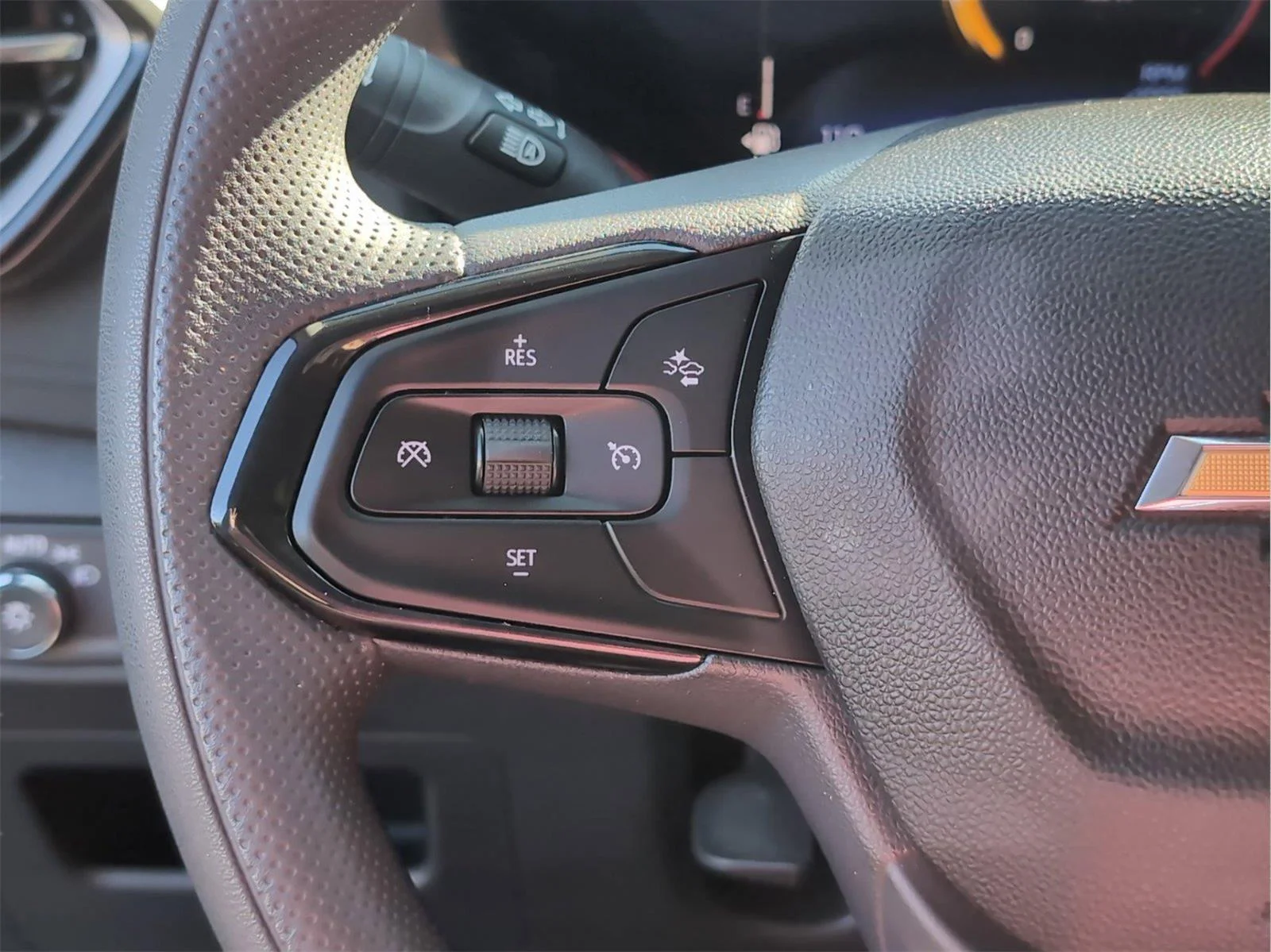 Used 2025 Sterling Gray Metallic Chevrolet LT image 26