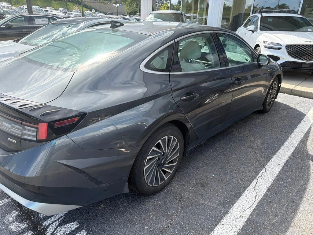 Used 2024 Gray Hyundai SEL image 5