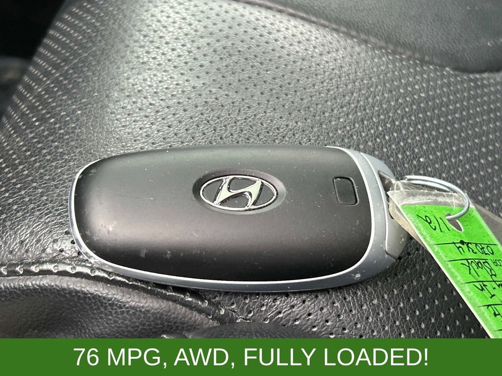 Used 2023 Black Hyundai Limited image 11