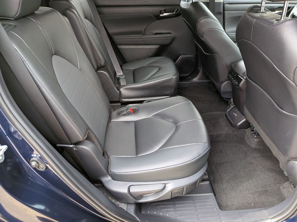 Used 2026  Toyota XLE image 18