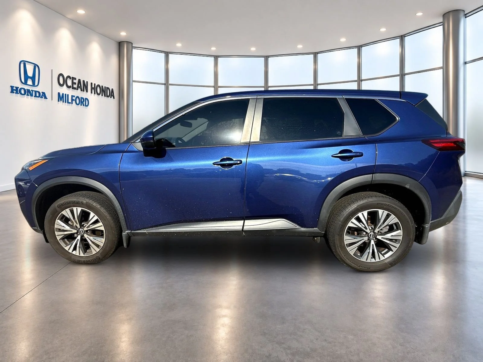 Used 2023 Caspian Blue Metallic Nissan SV image 9