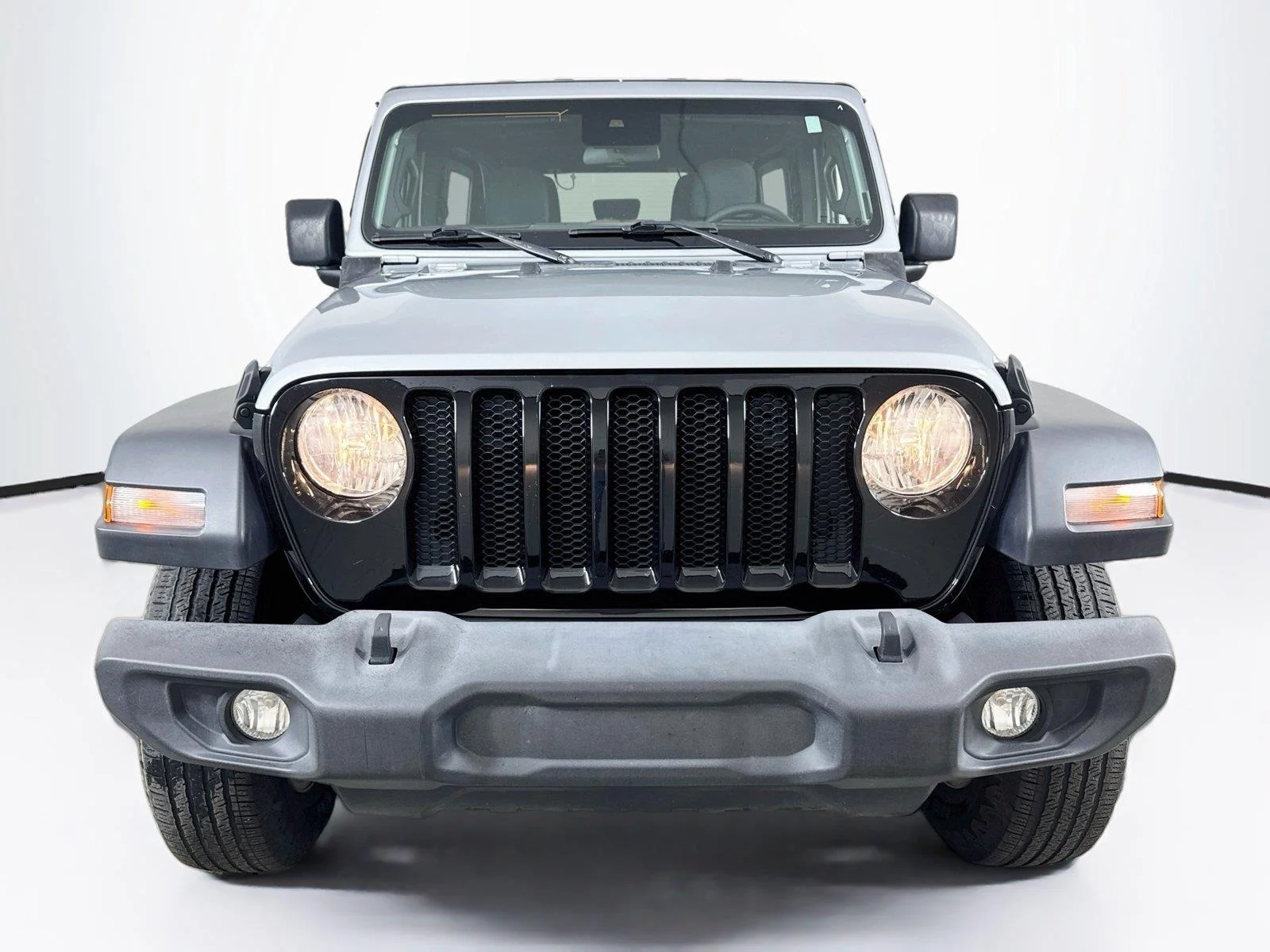 Used 2024 Silver Zynith Clearcoat Jeep Sport S image 4