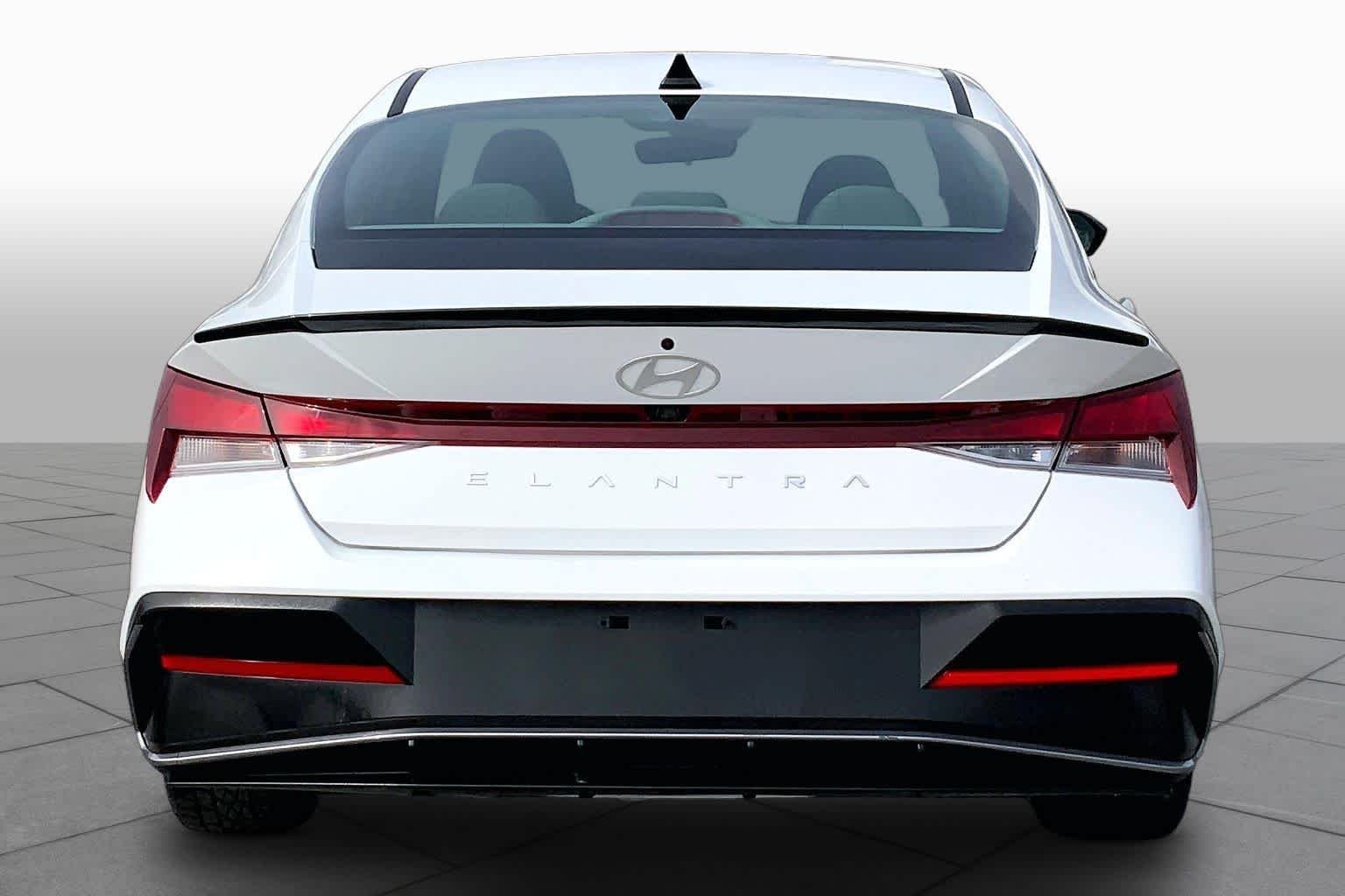 Used 2025 Serenity White Hyundai SEL Sport image 5