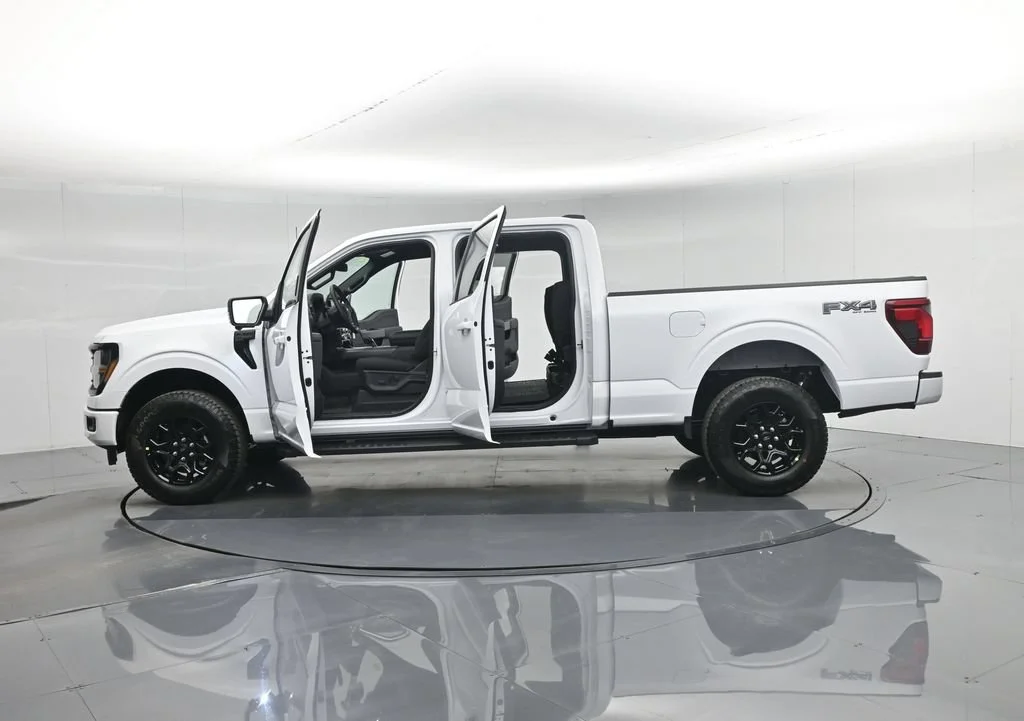 New 2026 White Ford XLT image 4