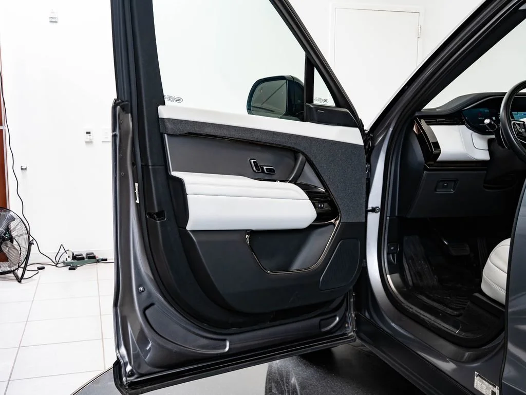 Used 2023 Gray Land Rover SE image 29