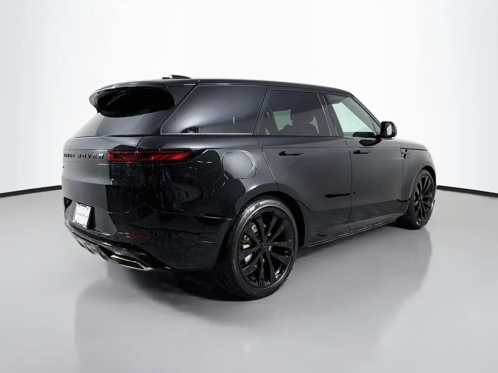 New 2027 Santorini Black Land Rover Dynamic SE image 5