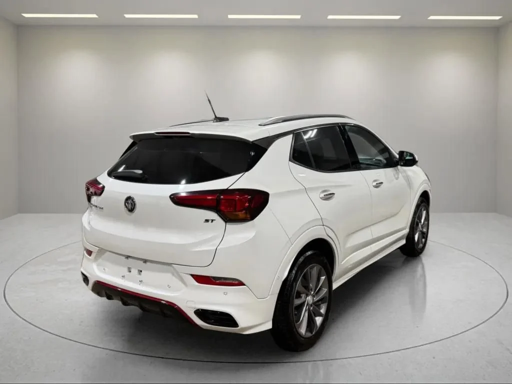 2021 Buick Encore GX Essence | CarEdge | CarEdge