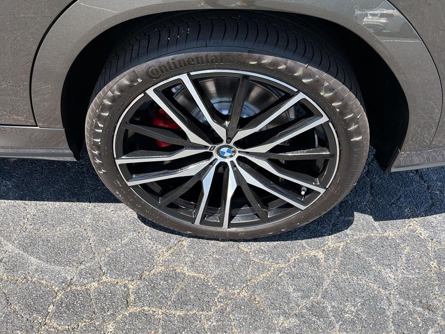 Used 2023 Manhattan Green Metallic BMW M50i image 38
