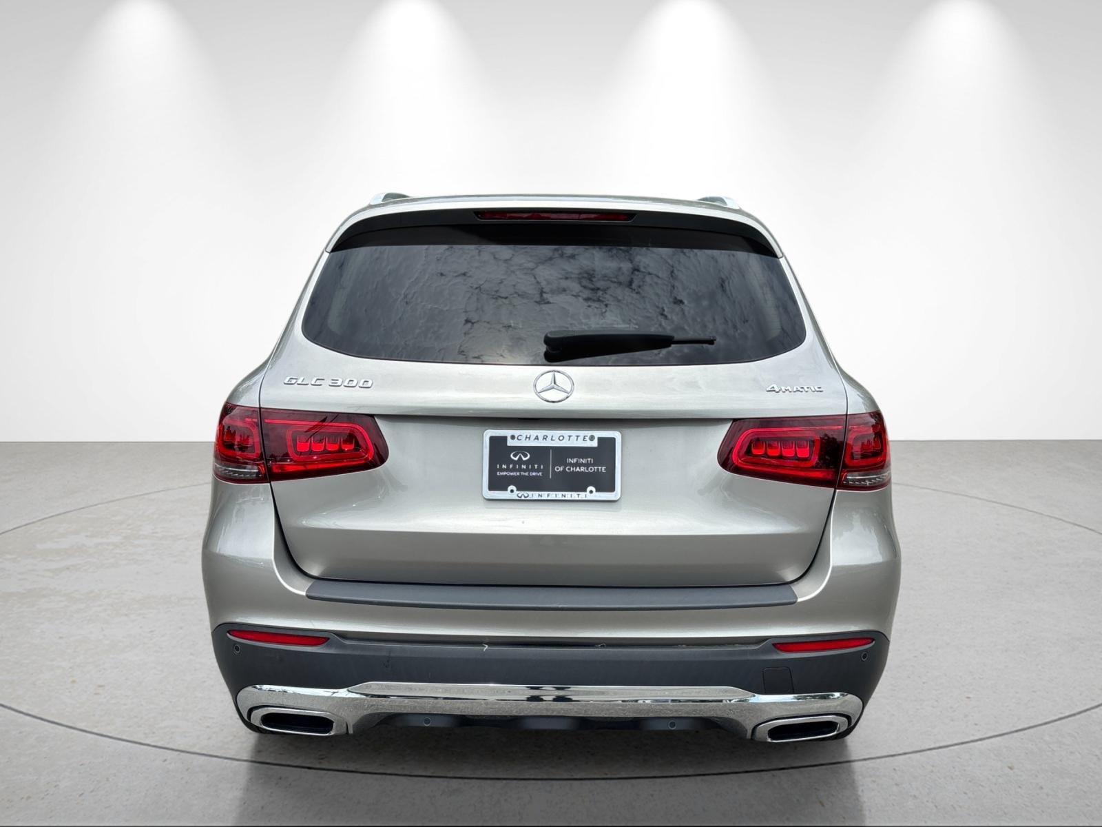 Used 2021 Obsidian Black Metallic Mercedes-Benz GLC 300 image 4