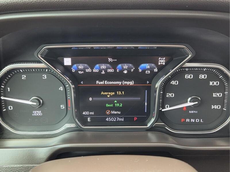 Used 2022 White Frost GMC 4WD CREW CAB 172" DENALI image 33
