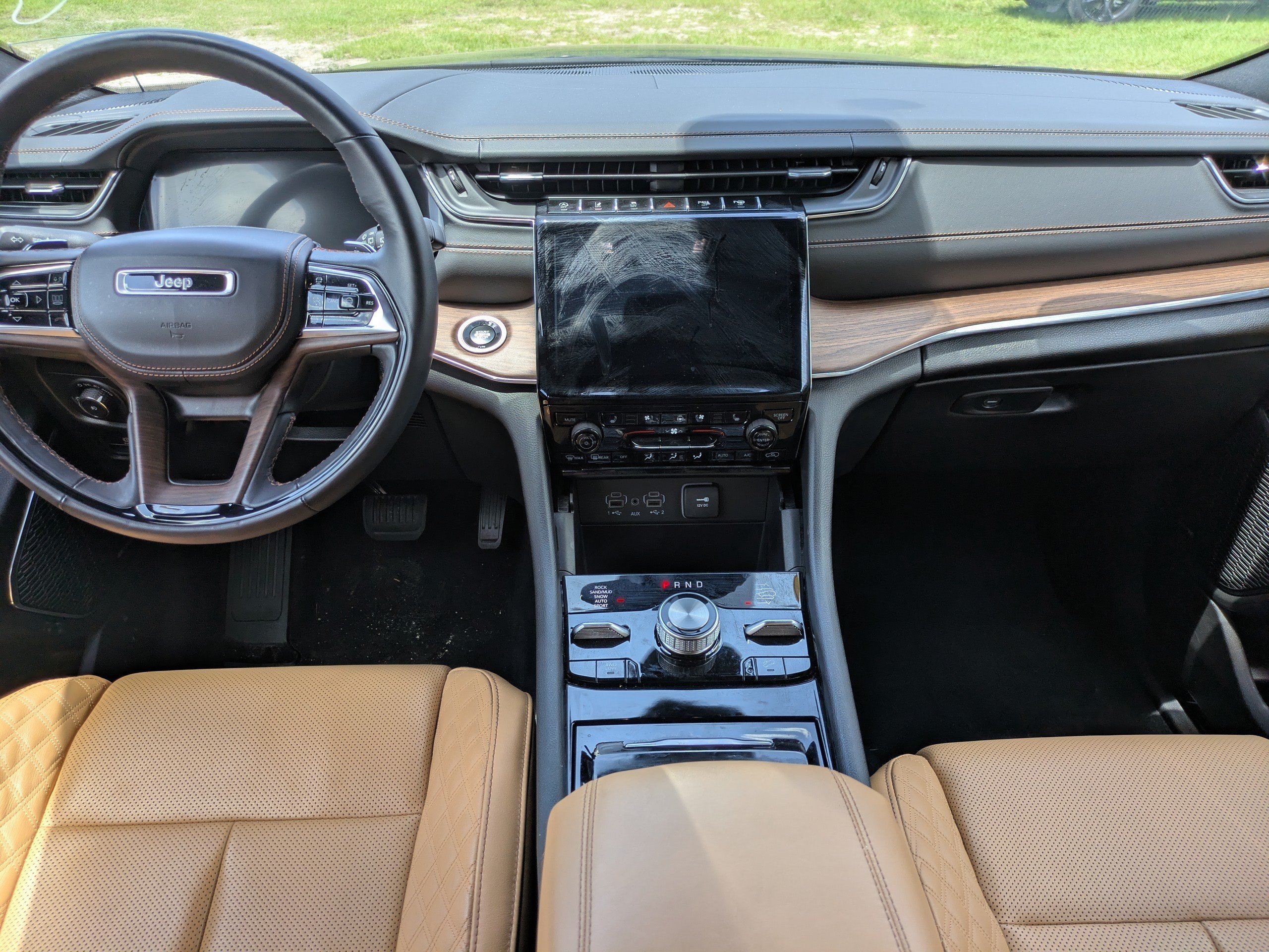 Used 2024 Diamond Black Crystal Pearlcoat Jeep Summit image 13
