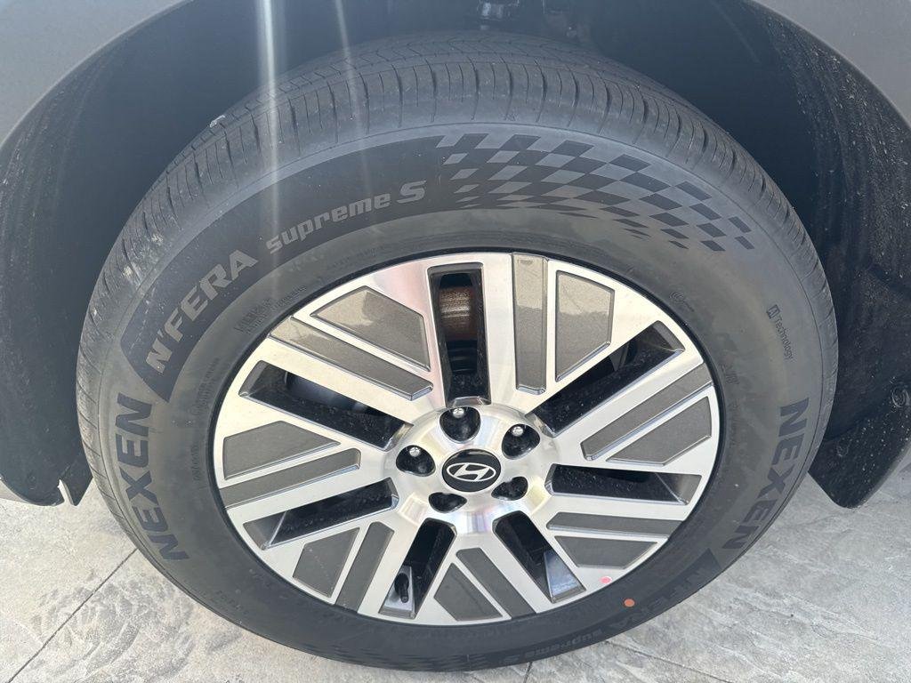 New 2026 Black Hyundai SEL 7P image 10