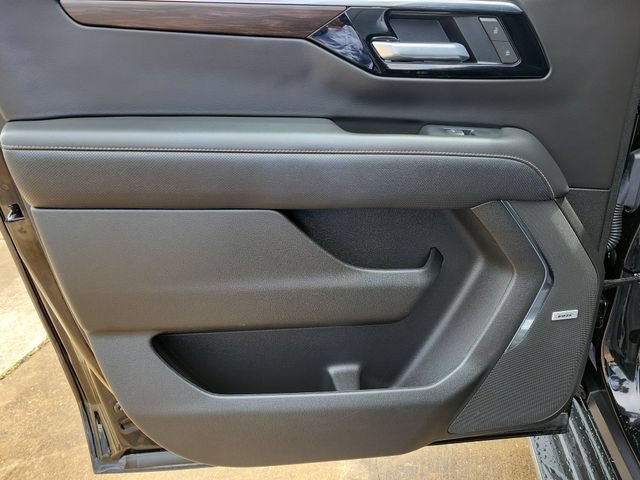 2026 Chevrolet Suburban Premier - Photo 15