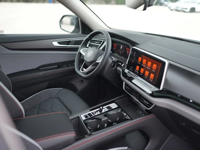 New 2026 Opal White Pearl Volkswagen 2.0T Peak Edition image 16