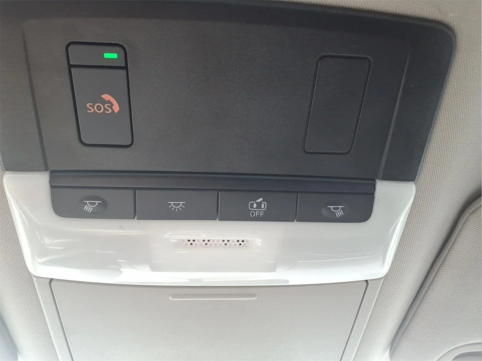 Used 2025 Super Black Nissan SV image 27
