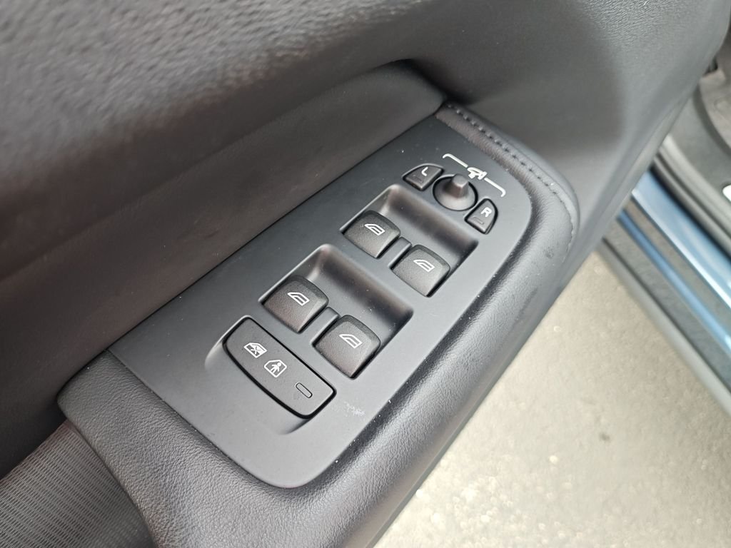 Used 2024 Blue Volvo B5 Plus Dark Theme image 11