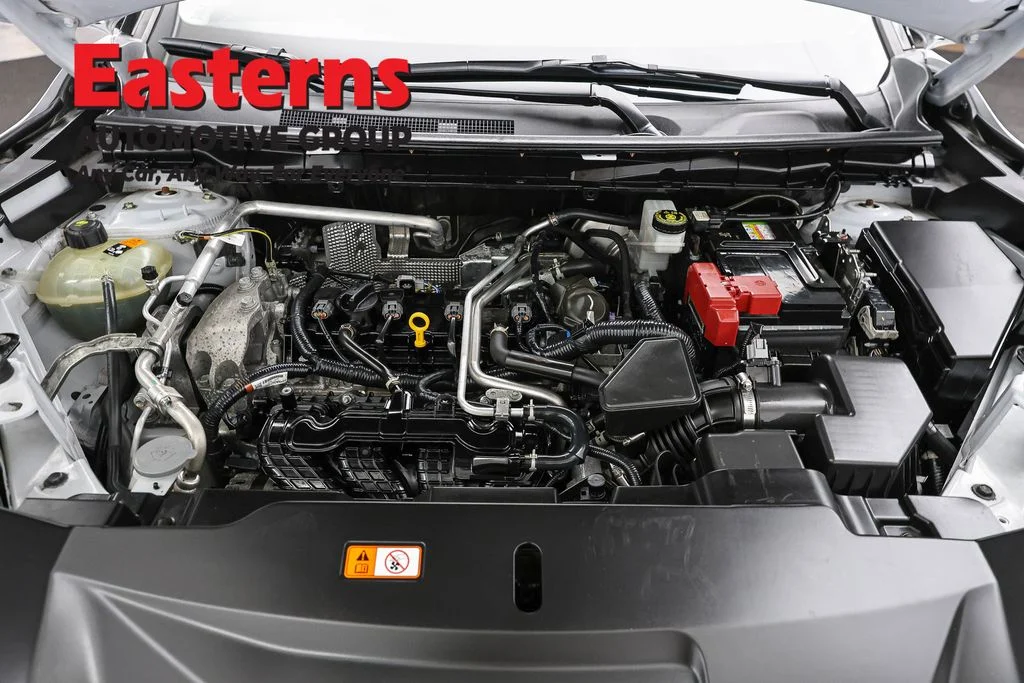 Used 2024 White Mitsubishi SE image 7