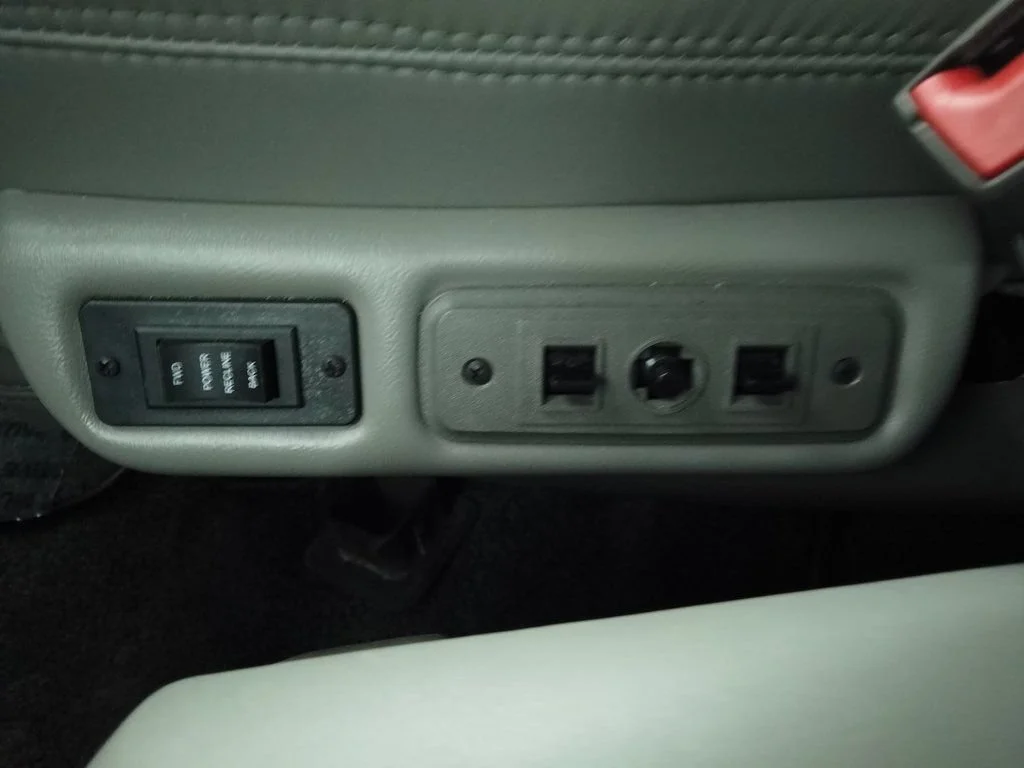 Used 2020 Summit White GMC Work Van image 27