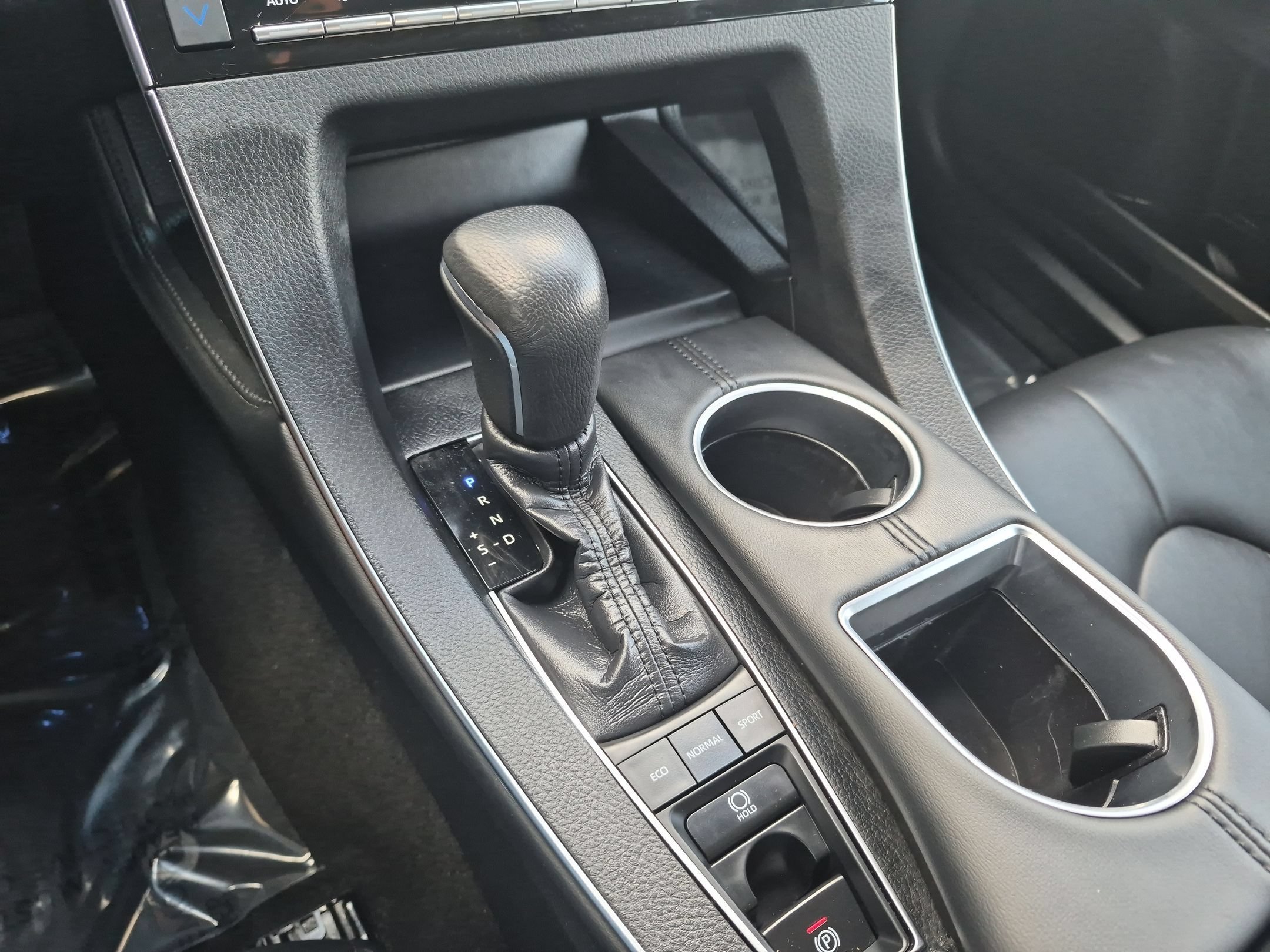 Used 2019 Midnight Black Metallic Toyota XLE image 22