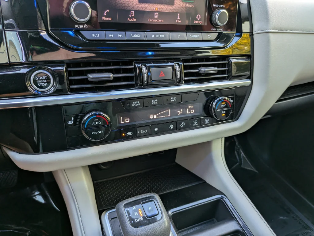 Used 2022 Gray Nissan SV image 25