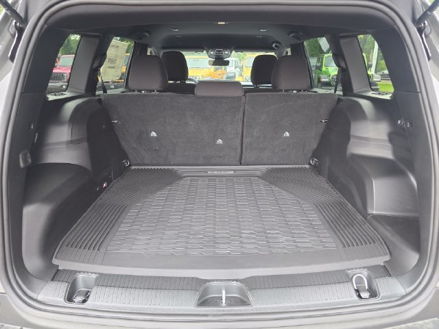 New 2026 Sting-Gray Clear-Coat Exterior Paint Jeep Laredo image 29