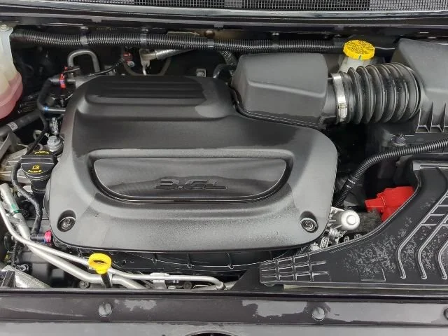 Used 2025 Black Chrysler Limited image 27
