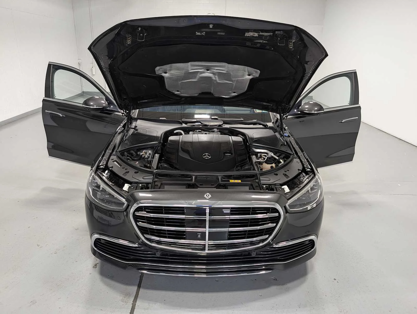 Used 2022 Graphite Grey Mercedes-Benz S 580 image 10