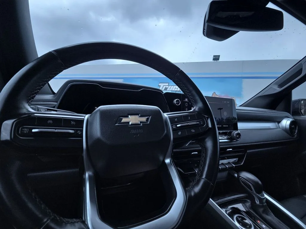 Used 2023 Gray Chevrolet LT image 9